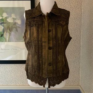 Ladies Sleeveless button blouse